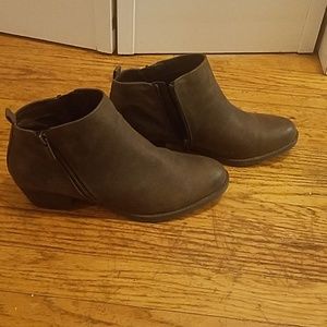 Carlos Santana dark brown boot